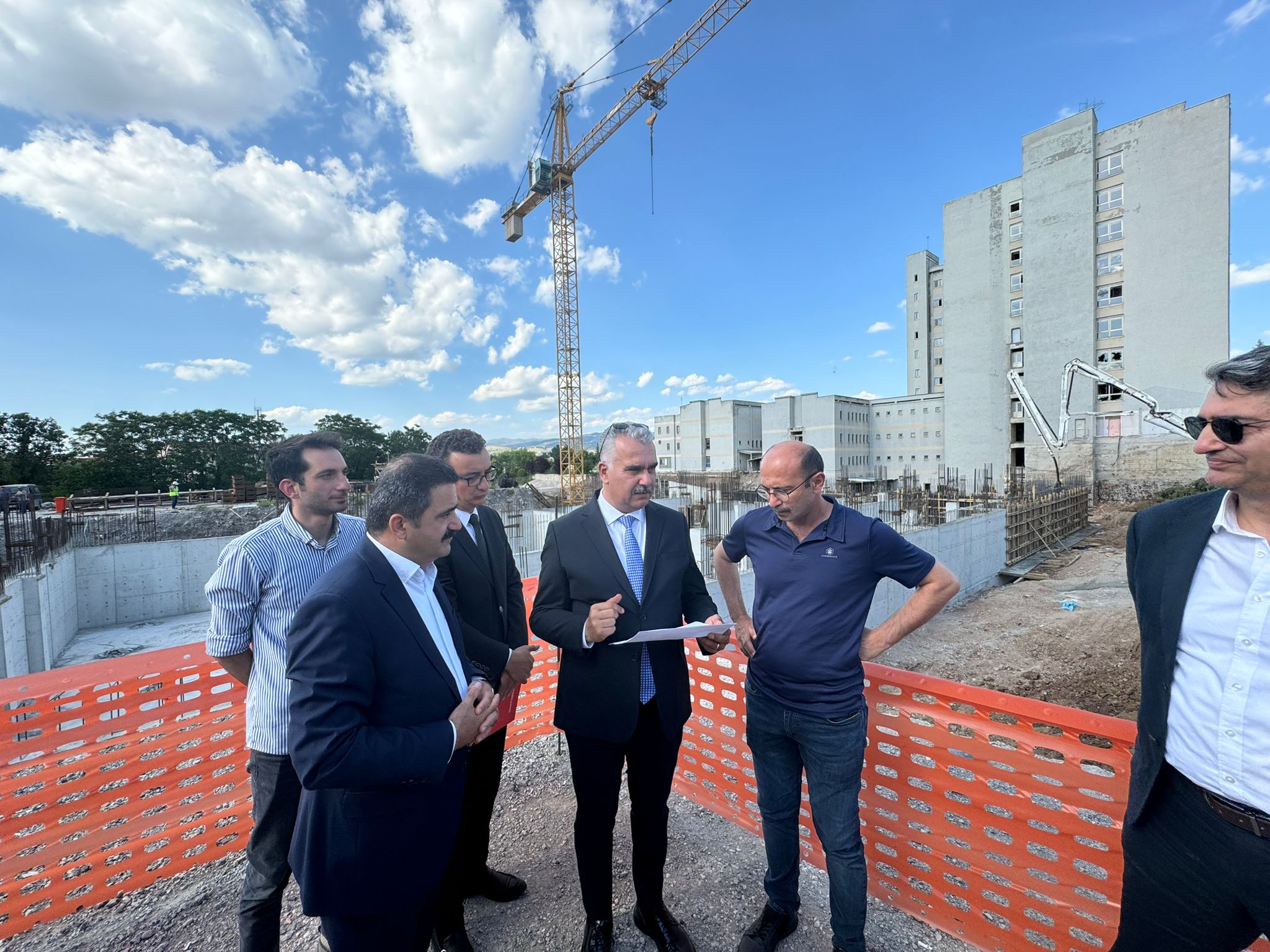 AHLATCI, HASTANE Ä°NÅžAATINI Ä°NCELEDÄ°